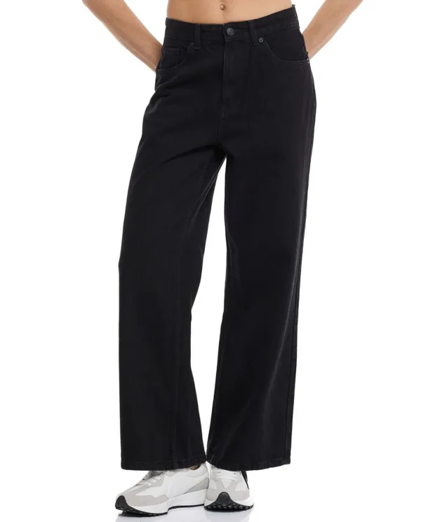 a8acd5ae-8163-469c-9c50-7a5b7594ebea_size1080_cropCenter Solid Wide Leg Jeans